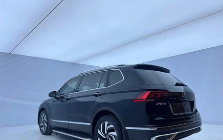 Volkswagen Tiguan II, 2022 год, 2 000 000 рублей, 6 фотография