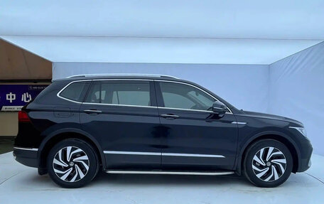 Volkswagen Tiguan II, 2022 год, 2 000 000 рублей, 7 фотография