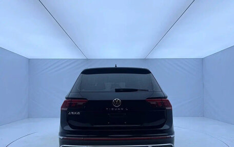 Volkswagen Tiguan II, 2022 год, 2 000 000 рублей, 5 фотография