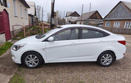 Hyundai Solaris II рестайлинг, 2014 год, 800 000 рублей, 2 фотография