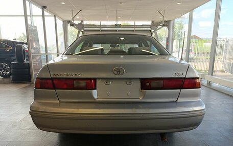 Toyota Camry, 1998 год, 359 000 рублей, 4 фотография
