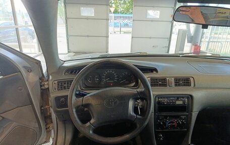 Toyota Camry, 1998 год, 359 000 рублей, 8 фотография