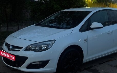 Opel Astra J, 2013 год, 585 000 рублей, 2 фотография