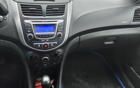 Hyundai Solaris II рестайлинг, 2011 год, 800 000 рублей, 5 фотография