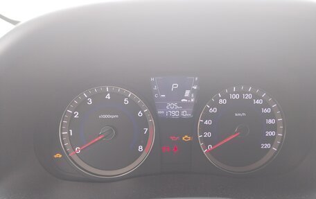 Hyundai Solaris II рестайлинг, 2011 год, 800 000 рублей, 7 фотография