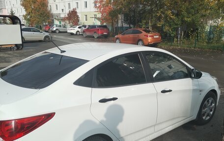 Hyundai Solaris II рестайлинг, 2011 год, 800 000 рублей, 4 фотография