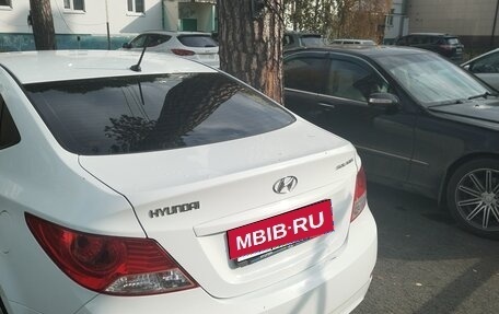 Hyundai Solaris II рестайлинг, 2011 год, 800 000 рублей, 2 фотография