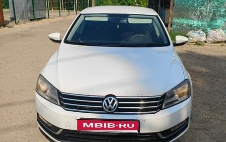 Volkswagen Passat B7, 2011 год, 850 000 рублей, 2 фотография