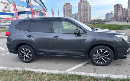 Subaru Forester, 2022 год, 2 590 000 рублей, 3 фотография