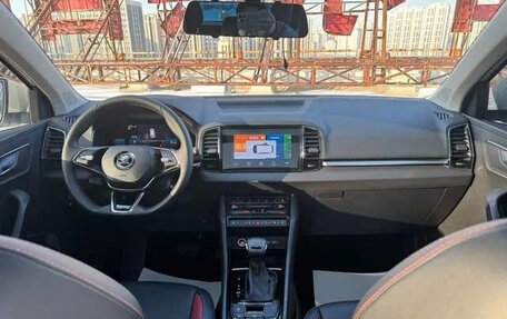 Skoda Karoq I, 2022 год, 1 670 000 рублей, 10 фотография