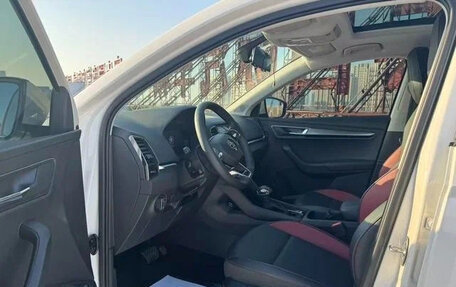Skoda Karoq I, 2022 год, 1 670 000 рублей, 8 фотография