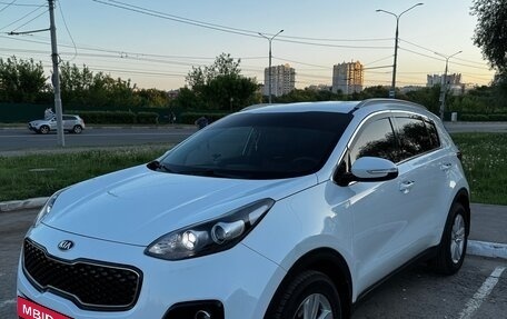 KIA Sportage IV рестайлинг, 2017 год, 2 200 000 рублей, 3 фотография