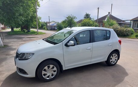 Renault Sandero II рестайлинг, 2017 год, 695 000 рублей, 1 фотография
