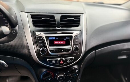 Hyundai Solaris II рестайлинг, 2015 год, 260 000 рублей, 9 фотография