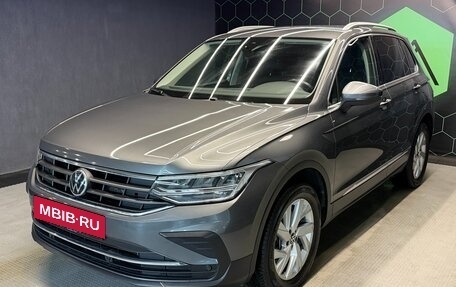 Volkswagen Tiguan II, 2021 год, 3 400 000 рублей, 3 фотография