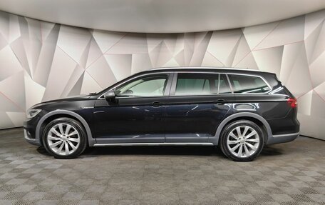 Volkswagen Passat B8 рестайлинг, 2018 год, 2 375 000 рублей, 5 фотография