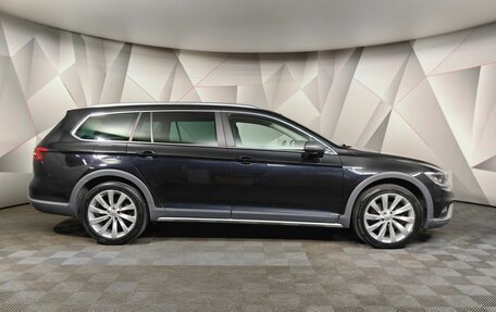 Volkswagen Passat B8 рестайлинг, 2018 год, 2 375 000 рублей, 6 фотография