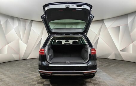 Volkswagen Passat B8 рестайлинг, 2018 год, 2 375 000 рублей, 12 фотография