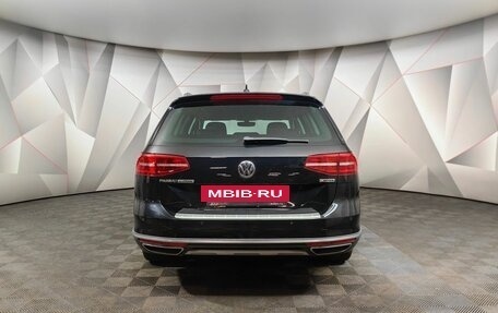 Volkswagen Passat B8 рестайлинг, 2018 год, 2 375 000 рублей, 8 фотография