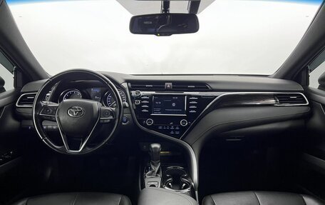 Toyota Camry, 2018 год, 2 500 000 рублей, 14 фотография