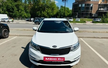 KIA Rio III рестайлинг, 2015 год, 1 050 000 рублей, 2 фотография