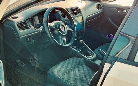 Volkswagen Jetta VI, 2013 год, 650 000 рублей, 8 фотография