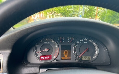Skoda Superb III рестайлинг, 2002 год, 590 000 рублей, 25 фотография