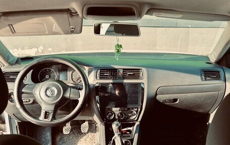 Volkswagen Jetta VI, 2013 год, 650 000 рублей, 10 фотография