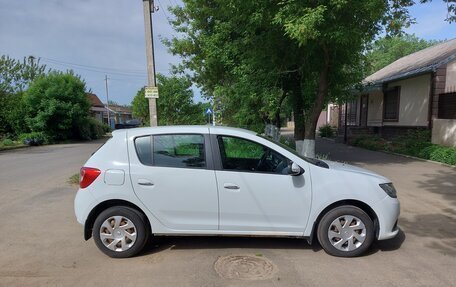 Renault Sandero II рестайлинг, 2017 год, 695 000 рублей, 3 фотография