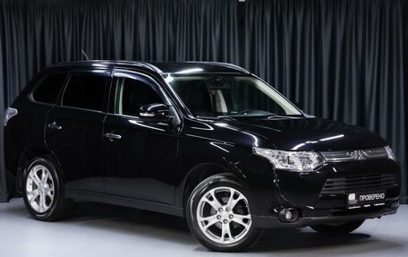 Mitsubishi Outlander III рестайлинг 3, 2012 год, 1 349 000 рублей, 3 фотография