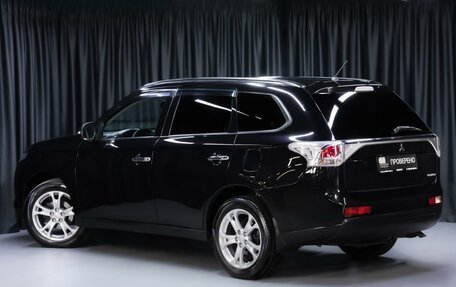 Mitsubishi Outlander III рестайлинг 3, 2012 год, 1 349 000 рублей, 4 фотография