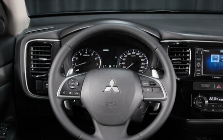 Mitsubishi Outlander III рестайлинг 3, 2012 год, 1 349 000 рублей, 10 фотография