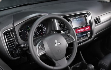 Mitsubishi Outlander III рестайлинг 3, 2012 год, 1 349 000 рублей, 8 фотография