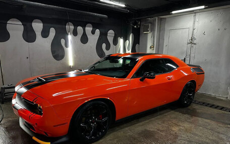 Dodge Challenger III рестайлинг 2, 2019 год, 5 500 000 рублей, 1 фотография