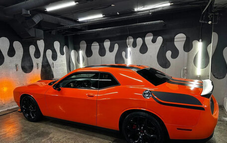 Dodge Challenger III рестайлинг 2, 2019 год, 5 500 000 рублей, 3 фотография