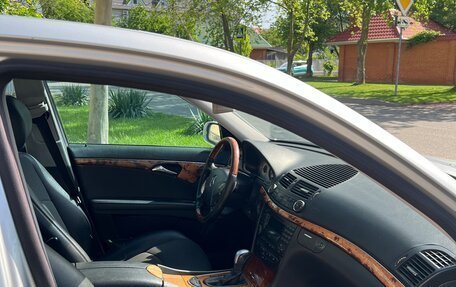Mercedes-Benz E-Класс, 2003 год, 650 000 рублей, 22 фотография