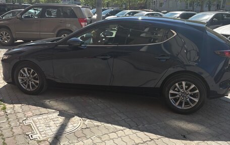 Mazda 3, 2021 год, 1 800 000 рублей, 2 фотография