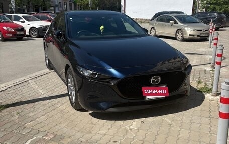 Mazda 3, 2021 год, 1 800 000 рублей, 3 фотография