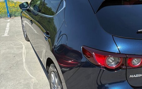 Mazda 3, 2021 год, 1 800 000 рублей, 14 фотография