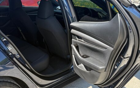 Mazda 3, 2021 год, 1 800 000 рублей, 22 фотография