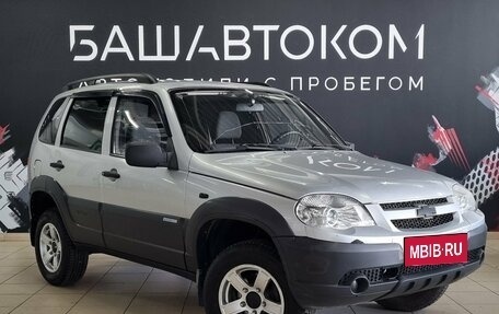 Chevrolet Niva I рестайлинг, 2011 год, 525 000 рублей, 3 фотография