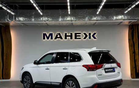 Mitsubishi Outlander III рестайлинг 3, 2019 год, 2 300 000 рублей, 4 фотография