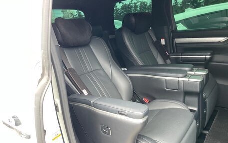 Toyota Alphard III, 2018 год, 4 800 000 рублей, 21 фотография