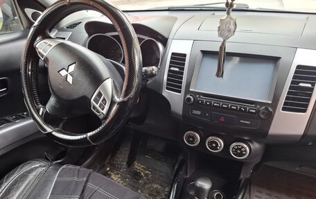 Mitsubishi Outlander III рестайлинг 3, 2008 год, 700 000 рублей, 4 фотография