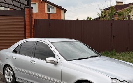 Mercedes-Benz C-Класс, 2005 год, 899 000 рублей, 3 фотография