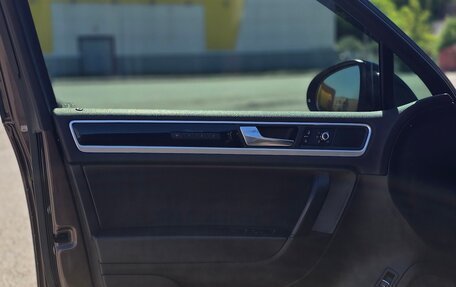 Volkswagen Touareg III, 2011 год, 2 200 000 рублей, 20 фотография