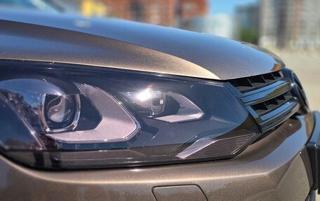 Volkswagen Touareg III, 2011 год, 2 200 000 рублей, 26 фотография