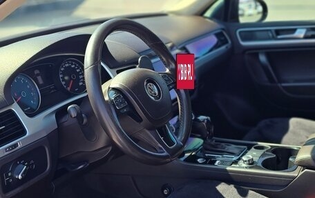Volkswagen Touareg III, 2011 год, 2 200 000 рублей, 16 фотография