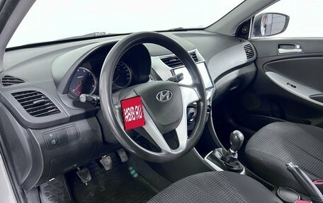 Hyundai Solaris II рестайлинг, 2013 год, 890 000 рублей, 9 фотография