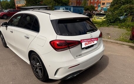 Mercedes-Benz A-Класс, 2018 год, 1 890 000 рублей, 4 фотография